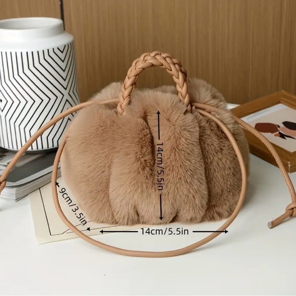 Women’s Gray Faux Fur Handbag 👜 - NEW - Picture 2 of 6